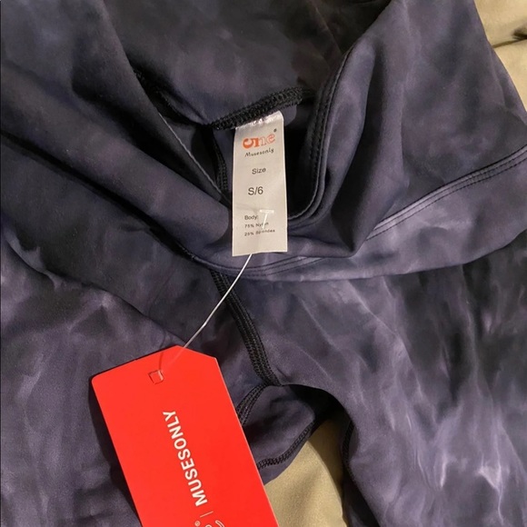 Muses only tie dye leggings - Picture 3 of 5